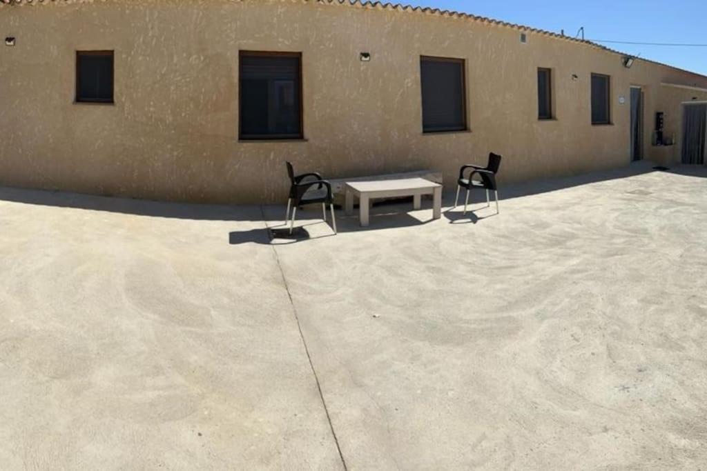Villa Rural Con Amplia Piscina Campillo de Altobuey Exterior foto