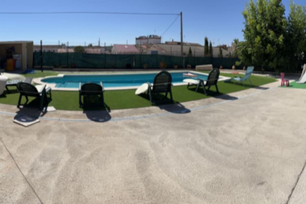 Villa Rural Con Amplia Piscina Campillo de Altobuey Exterior foto
